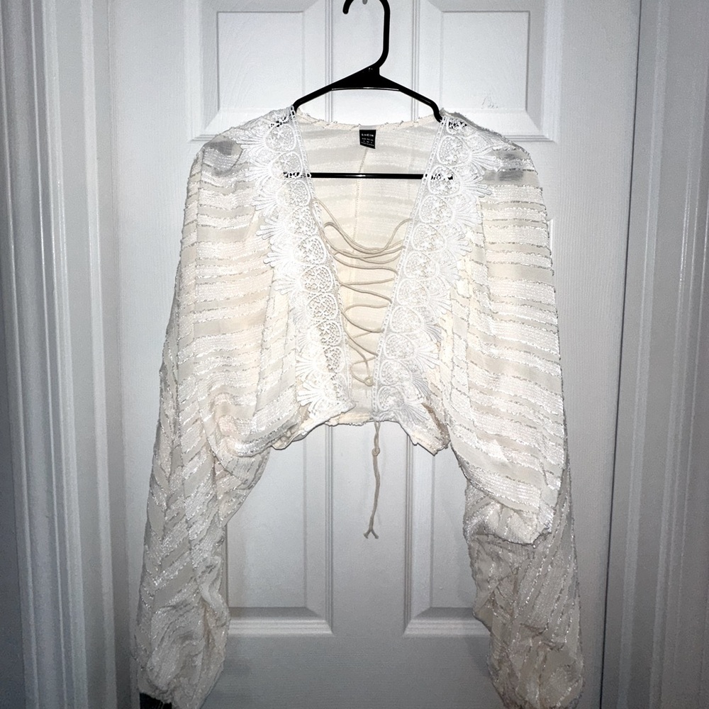 SHEIN Boho Cropped Front Lace Top